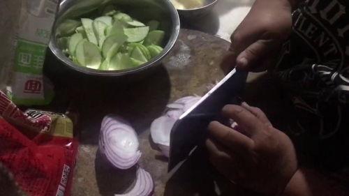 河南农村夏天喝酒吃瓜,河南农村酒香瓜甜乐无边