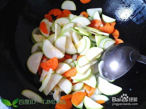 茄瓜怎么吃茄瓜好吃呢,这样做让你一口爱上